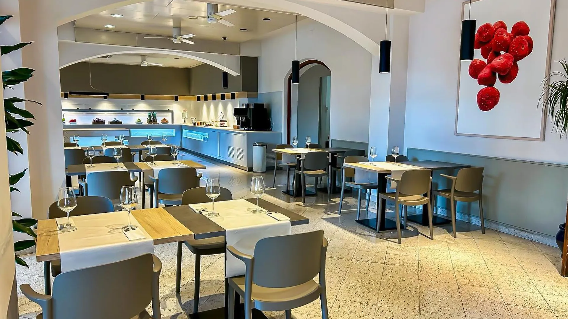Hotel Marina Roses